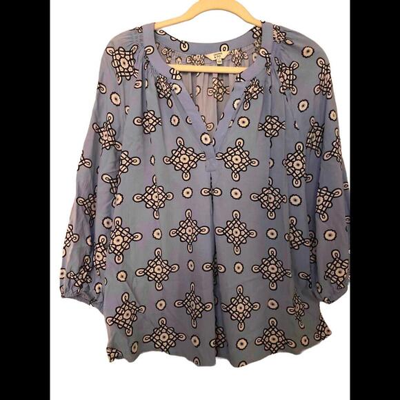 Crown & Ivy Blue Floral Blouse - Size L - Picture 2 of 8